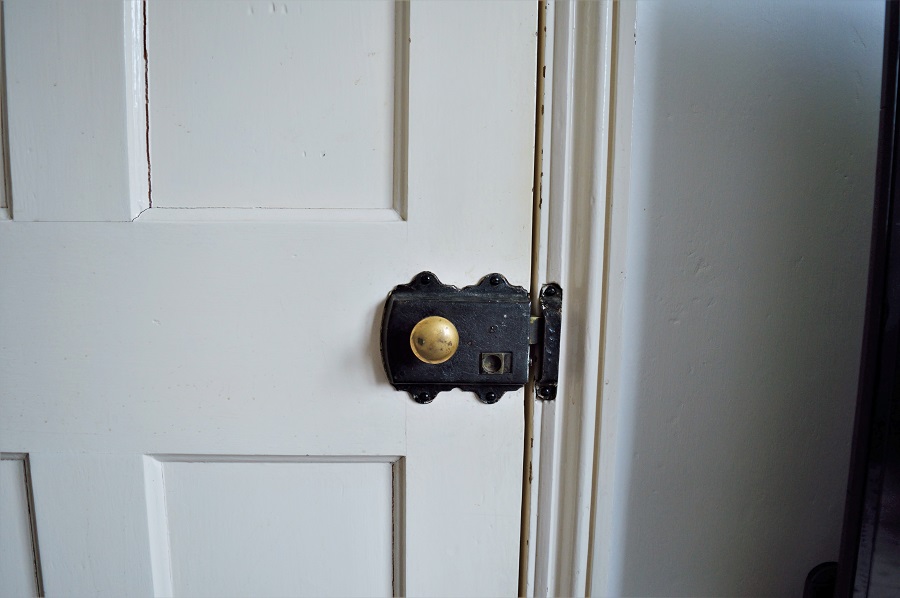 door knob