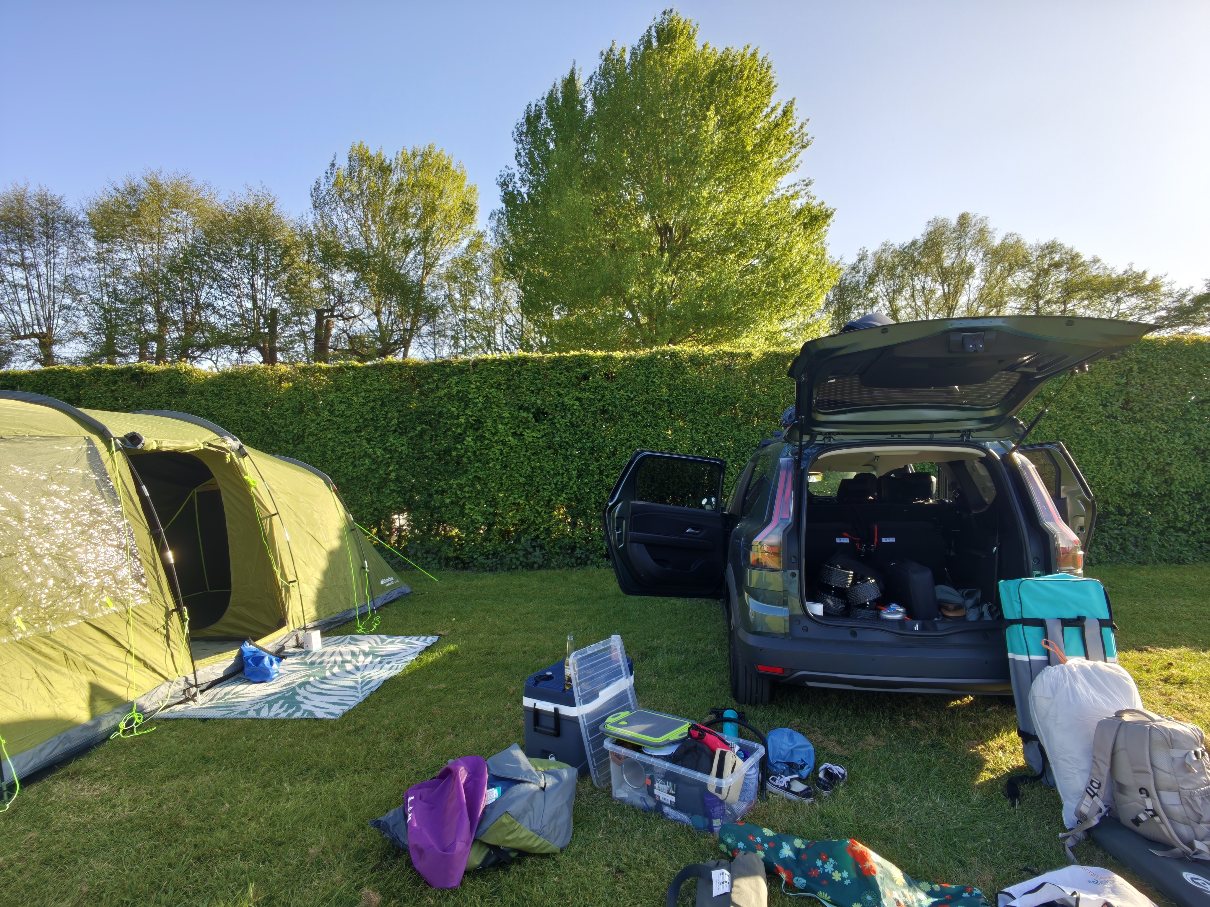 Pitching tent
